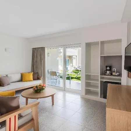 Livvo Koala Garden Hotel