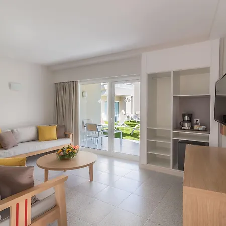 Livvo Koala Garden Hotel