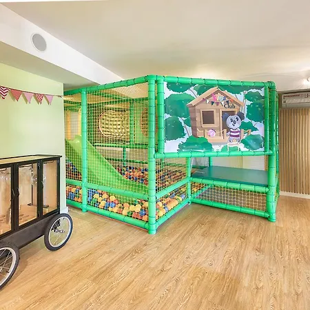 Livvo Koala Garden Hotel