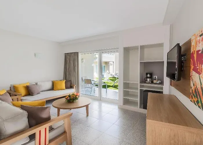 Livvo Koala Garden Hotel